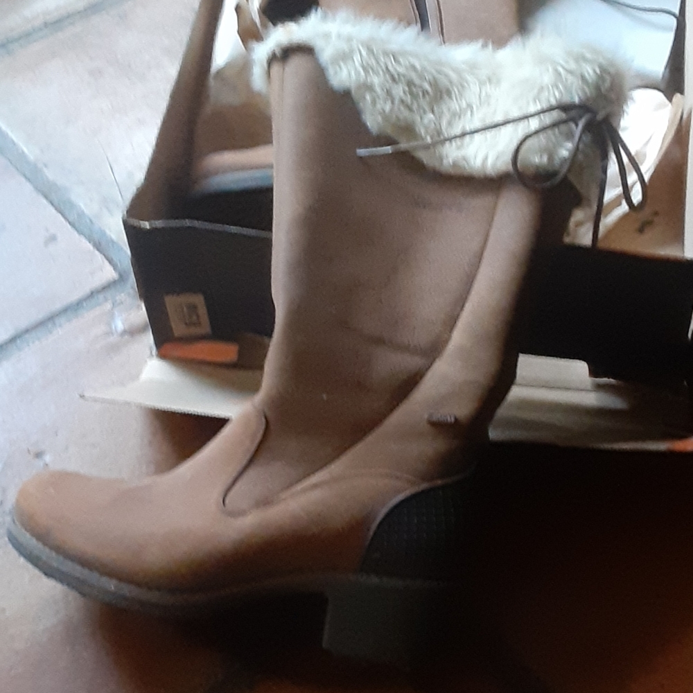 MERRELL BOOTS